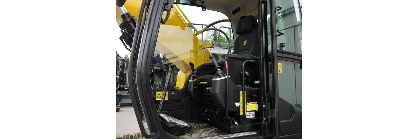 jcb-js-210-lc,39e70ac3.jpg