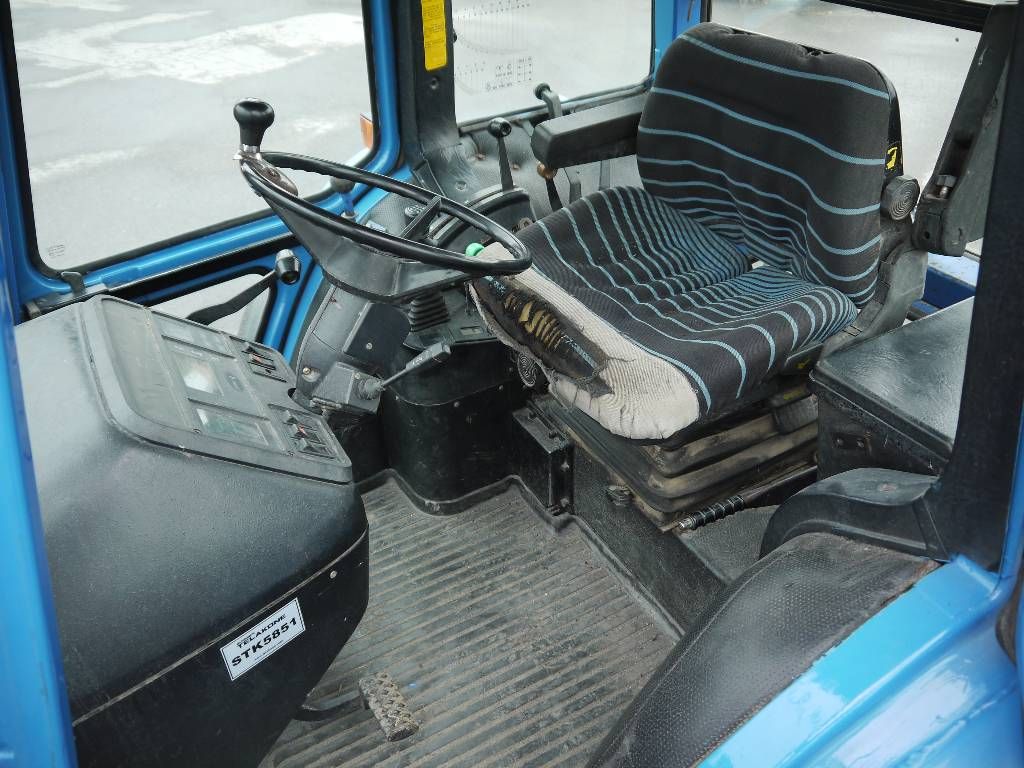 ford-8830,01a33a61.jpg