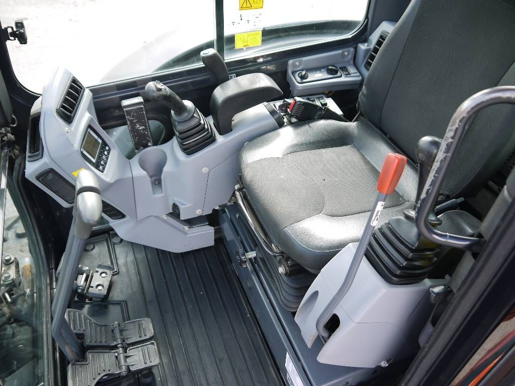 kubota-u-57-4,11956fa1.jpg