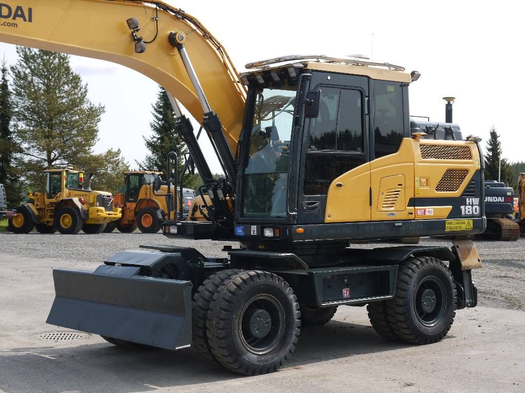 hyundai-hw-180,0347575c.jpg