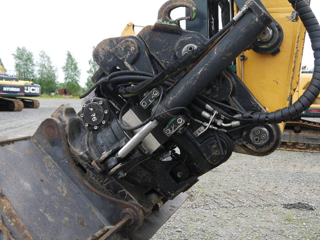 hyundai-hx-235-lcr,d47028e0.jpg