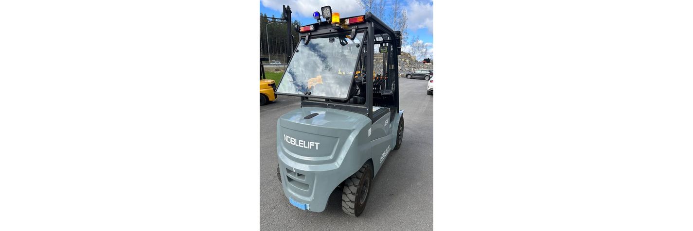 noblelift-fe4p30q-li-ion,90d3db06.jpg