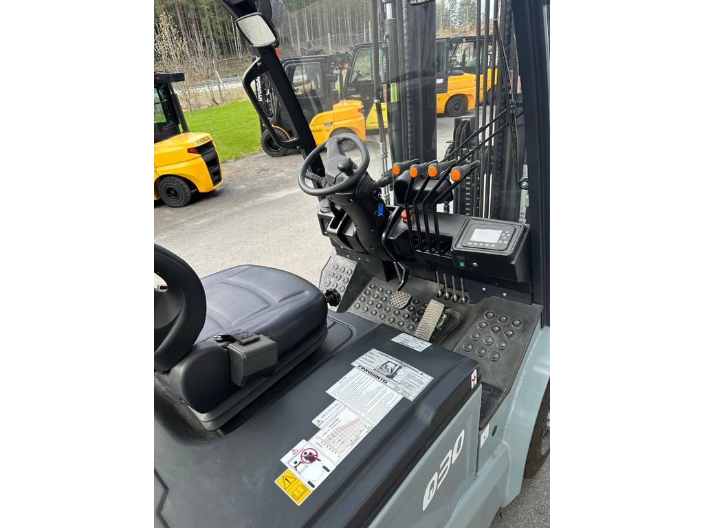 noblelift-fe4p30q-li-ion,932565d4.jpg