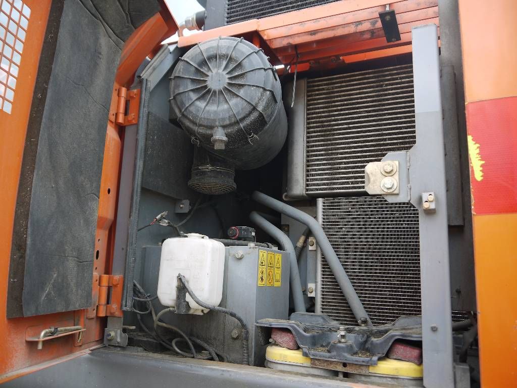 hitachi-zx-145-w-3,1f6b3354.jpg