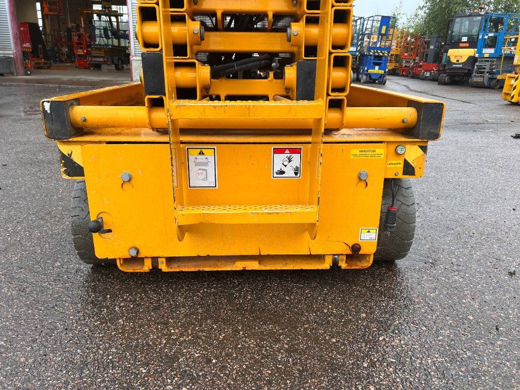 haulotte-compact-12,22edf16a.jpg