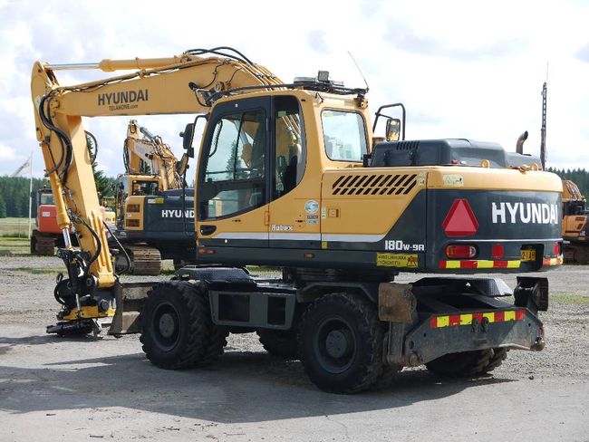Hyundai R 180 W-9A