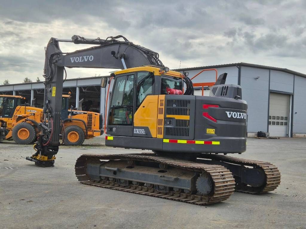 volvo-ecr-235-el,bee1049a.jpg