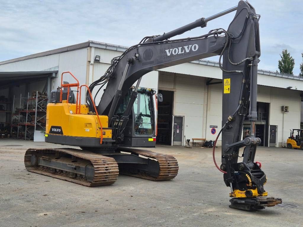 volvo-ecr-235-el,4902075d.jpg