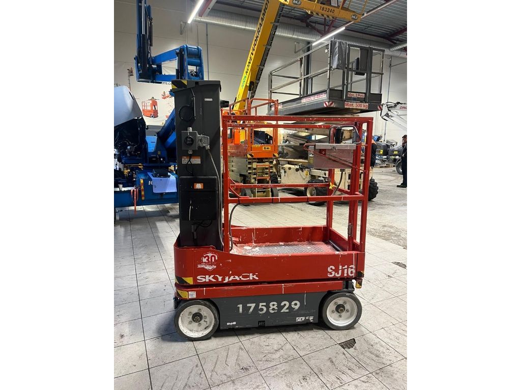skyjack-sj-16,9998066c.jpg