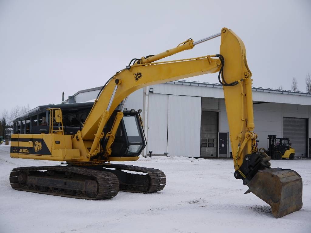 jcb-js-200-lc,45104cc2.jpg