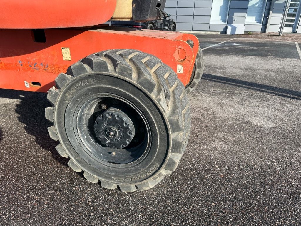 jlg-800-aj,2471483c.jpg
