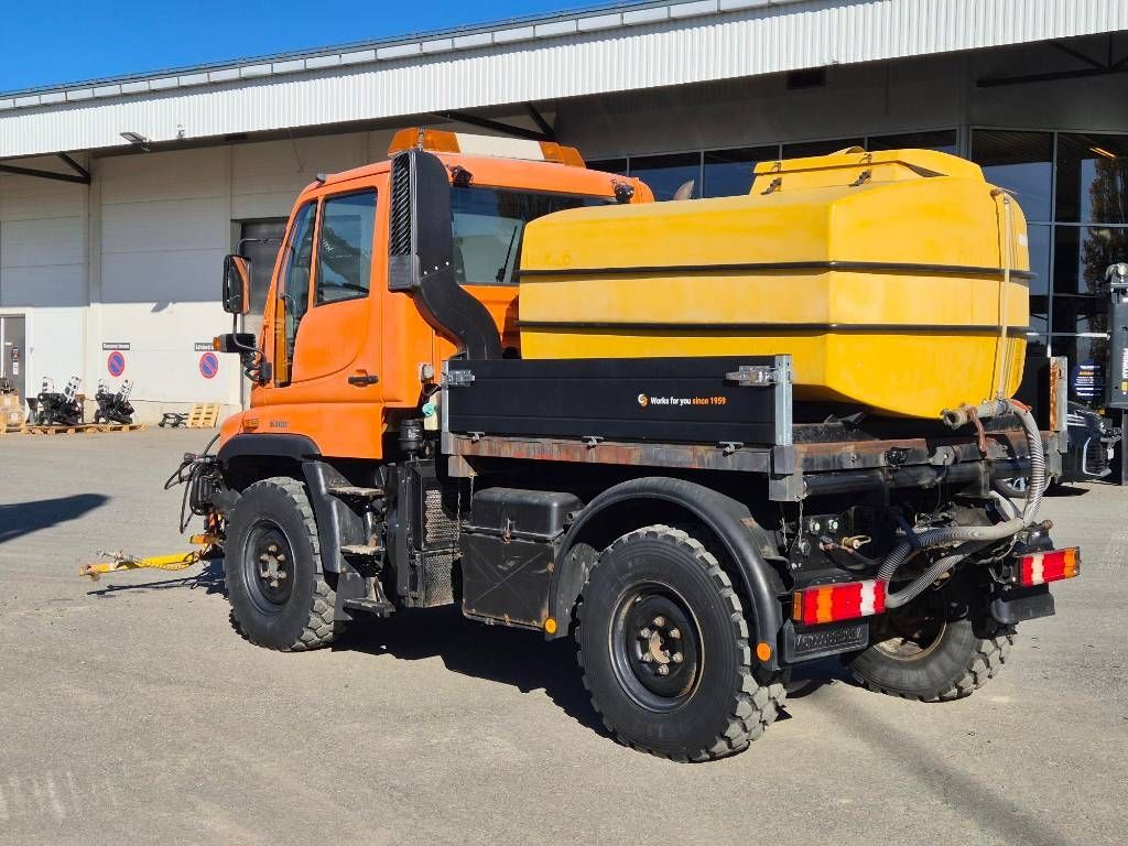 unimog-u-300,2575eb3b.jpg