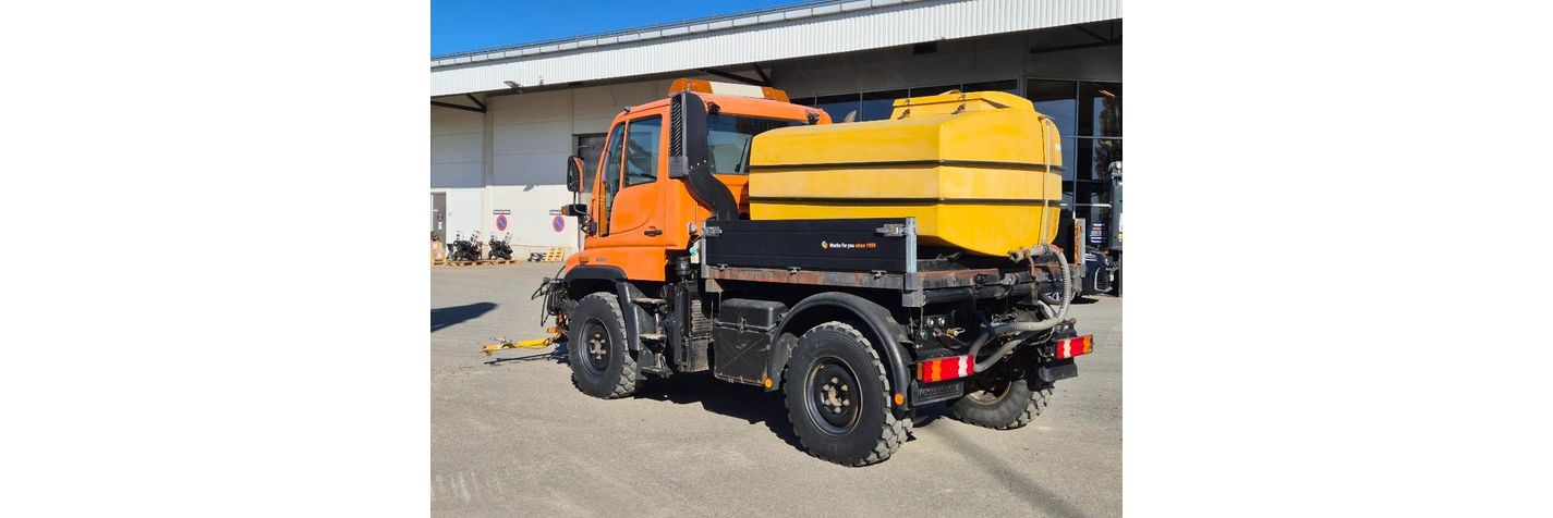 unimog-u-300,2575eb3b.jpg