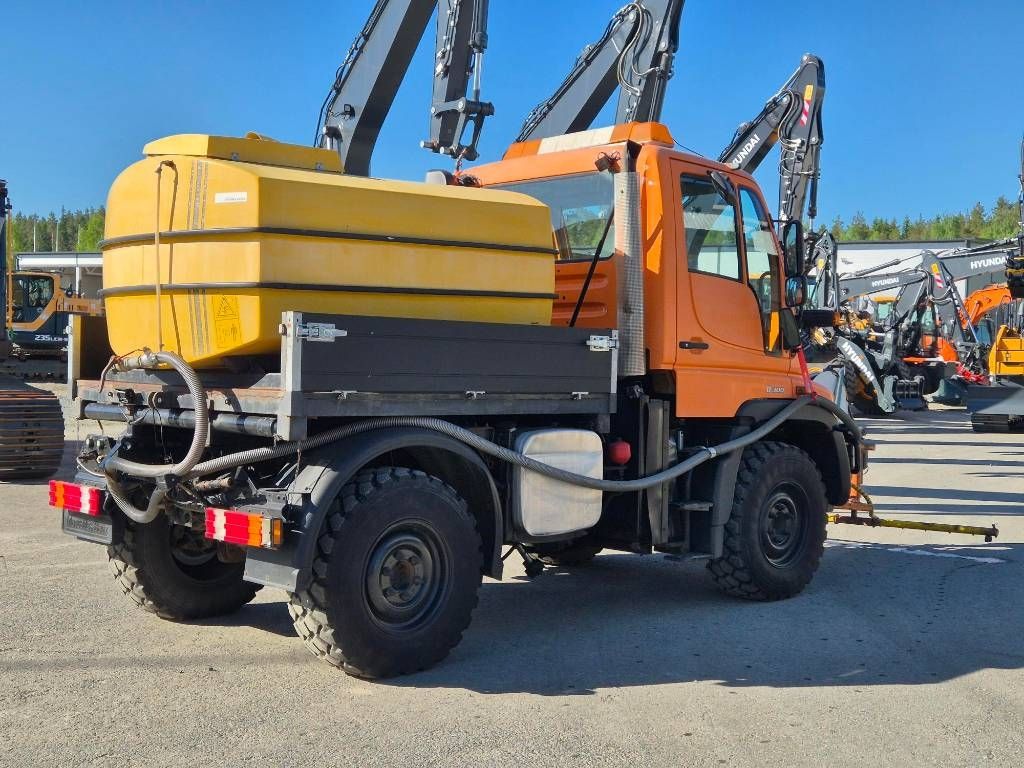 unimog-u-300,42fe1fe0.jpg