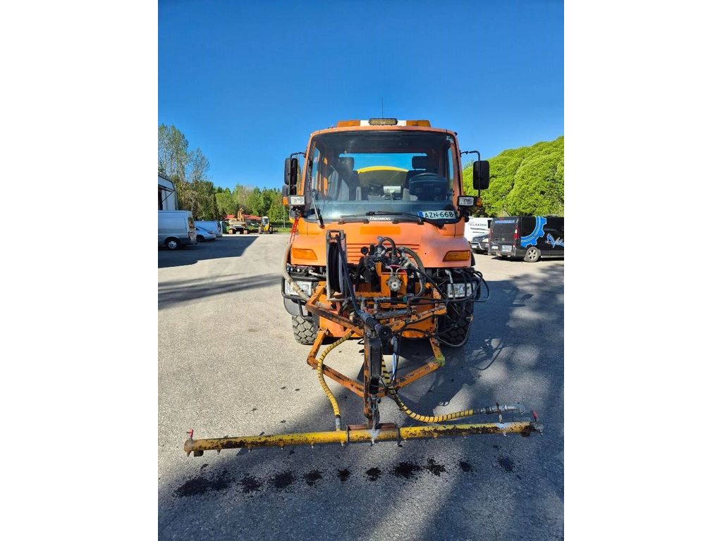 unimog-u-300,e9e43f30.jpg