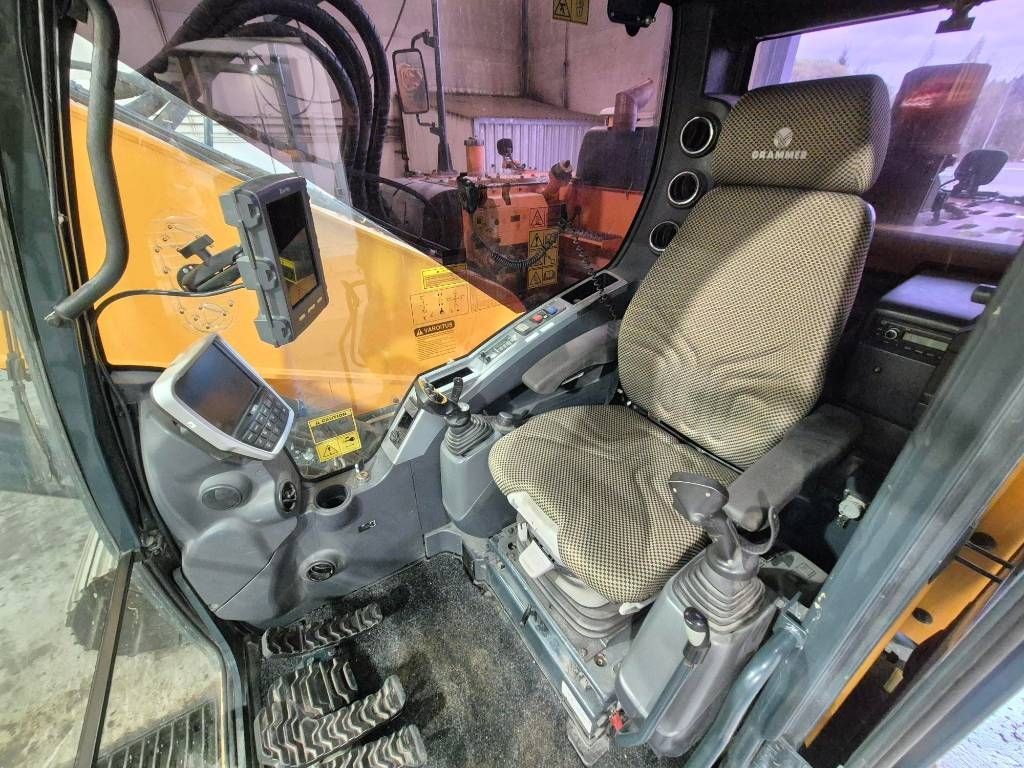 hyundai-hx-235-lcr,9e3e7cfe.jpg