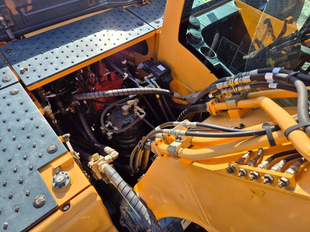 hyundai-r-220-lc-9a,bb527bce.jpg