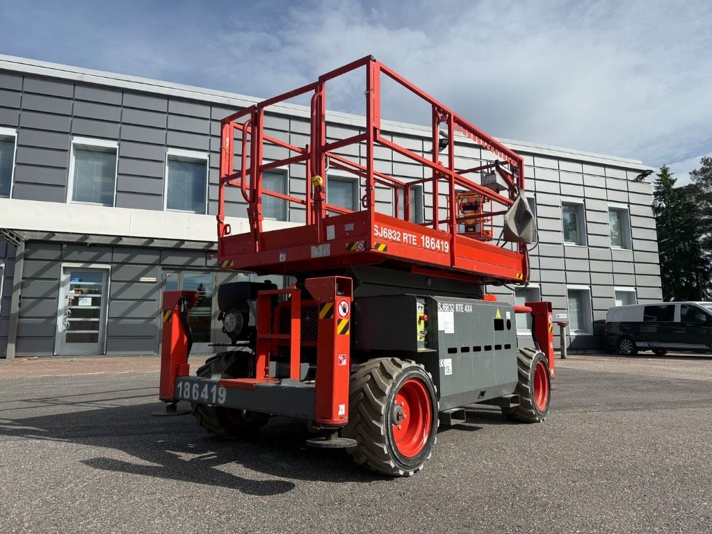 skyjack-sj-6832-rte,5f71b36f.jpg