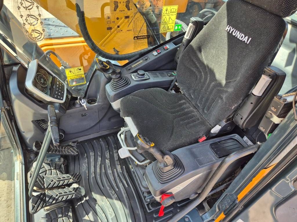 hyundai-hx-220-l,bee50ede.jpg