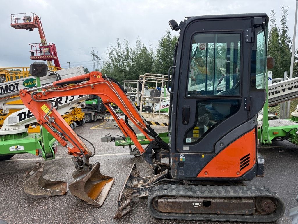 hitachi-zx-17-u-2,5d396a7c.jpg