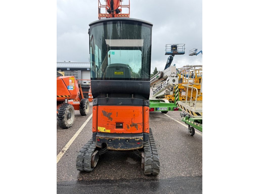 hitachi-zx-17-u-2,e570684c.jpg