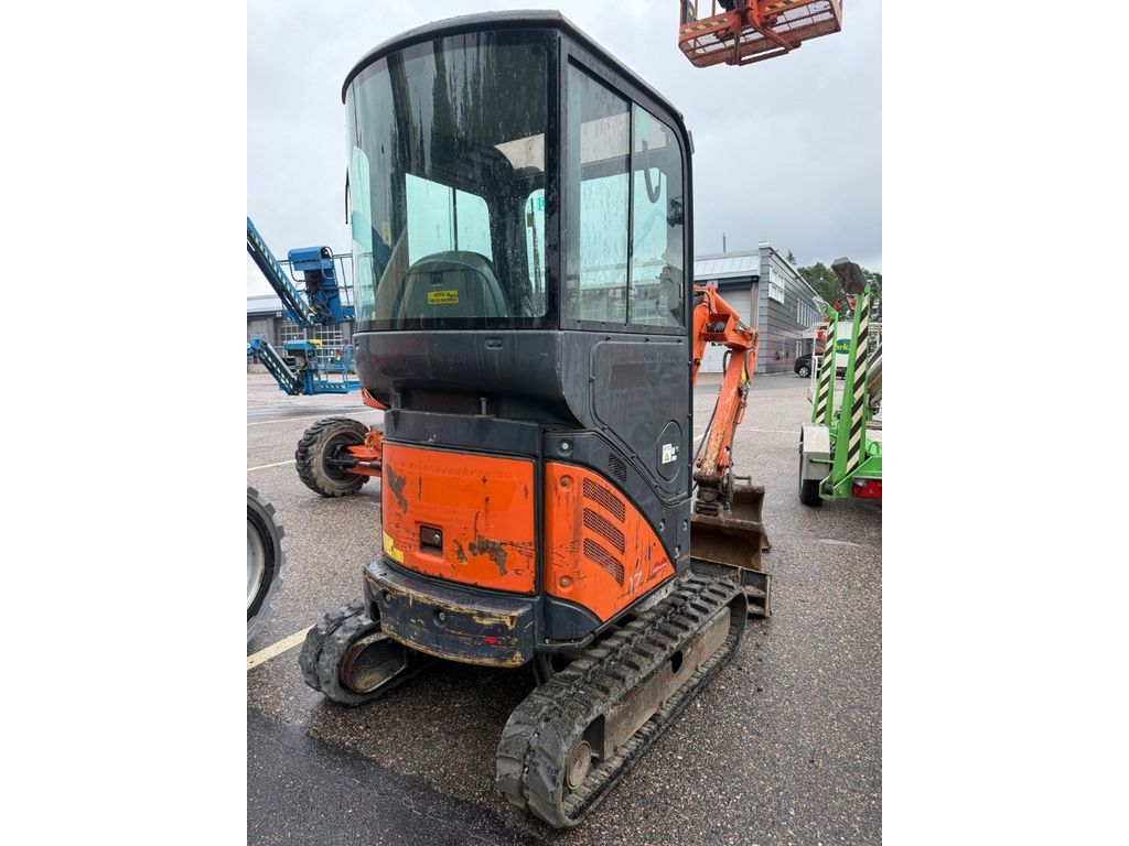 hitachi-zx-17-u-2,0148880b.jpg