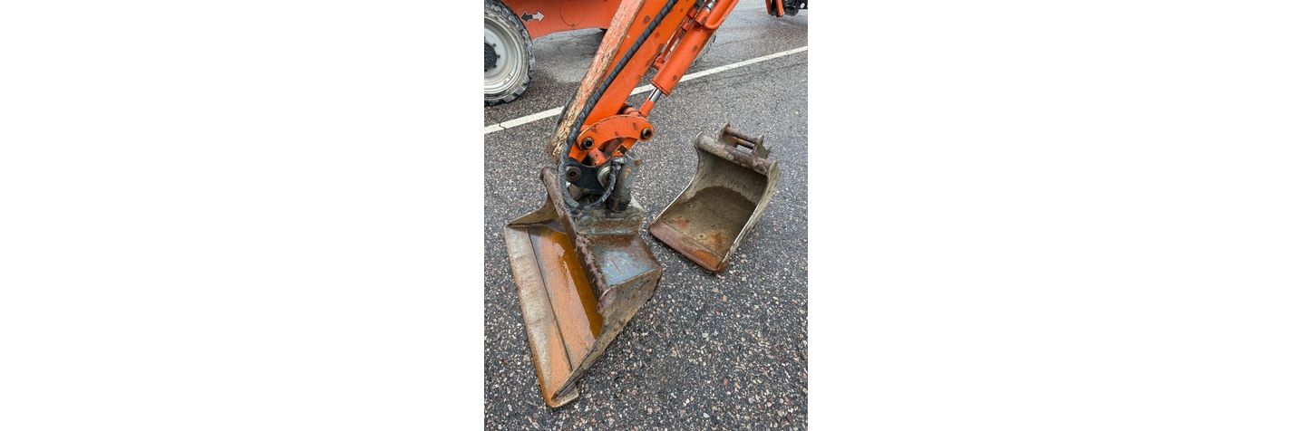 hitachi-zx-17-u-2,87bdeb5f.jpg