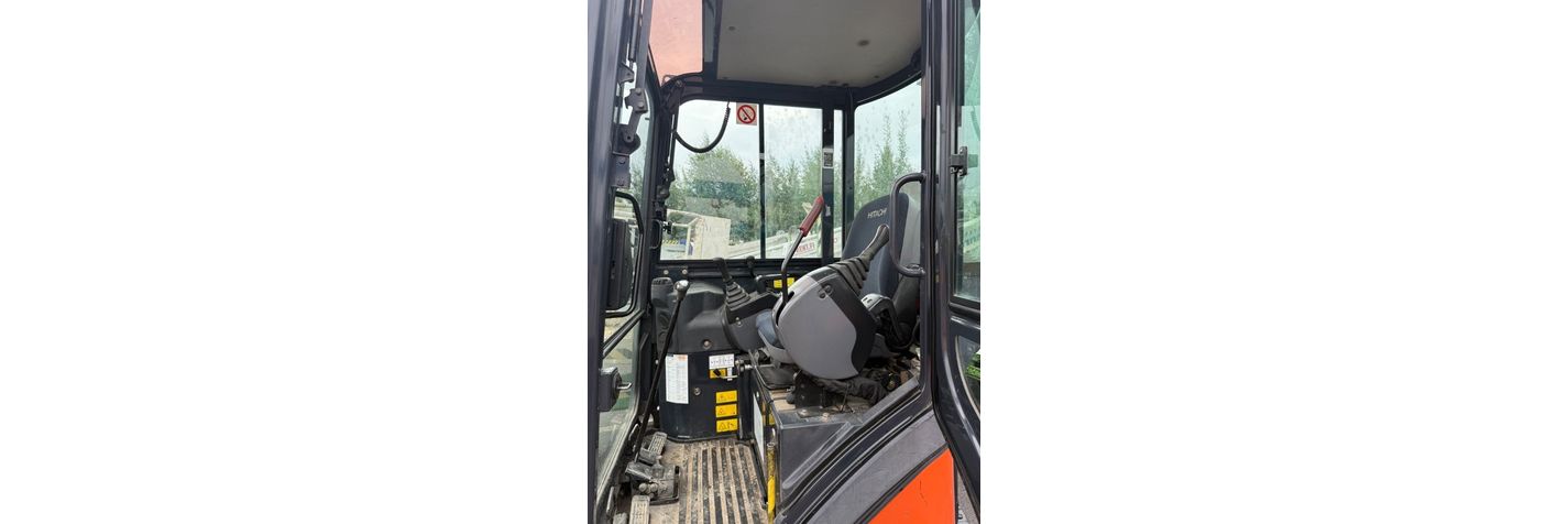 hitachi-zx-17-u-2,8d2ff129.jpg