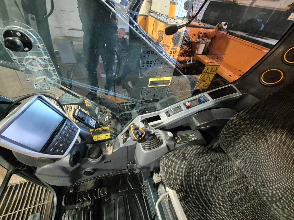 hyundai-hx-235-alcr,6e07462f.jpg
