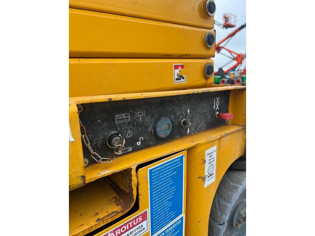 haulotte-compact-14,be32046e.jpg