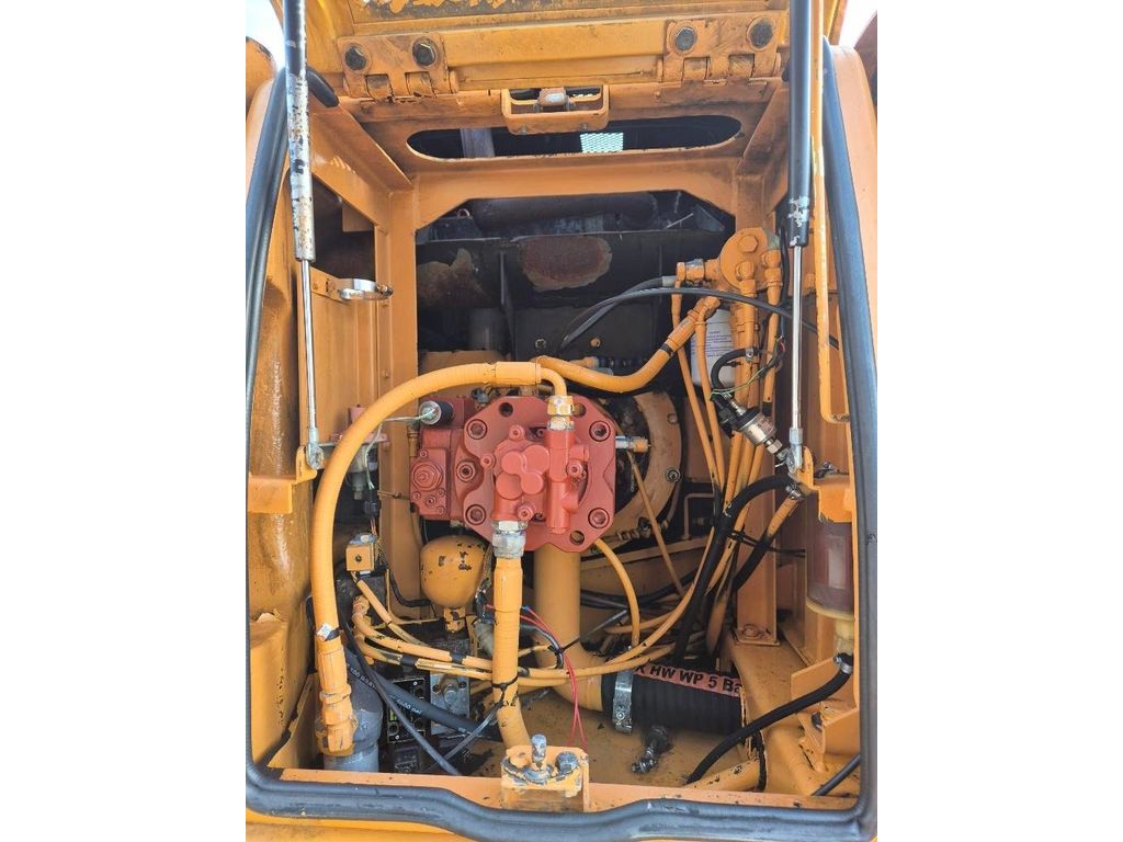 hyundai-r-130-lcm-3,4d0a6226.jpg