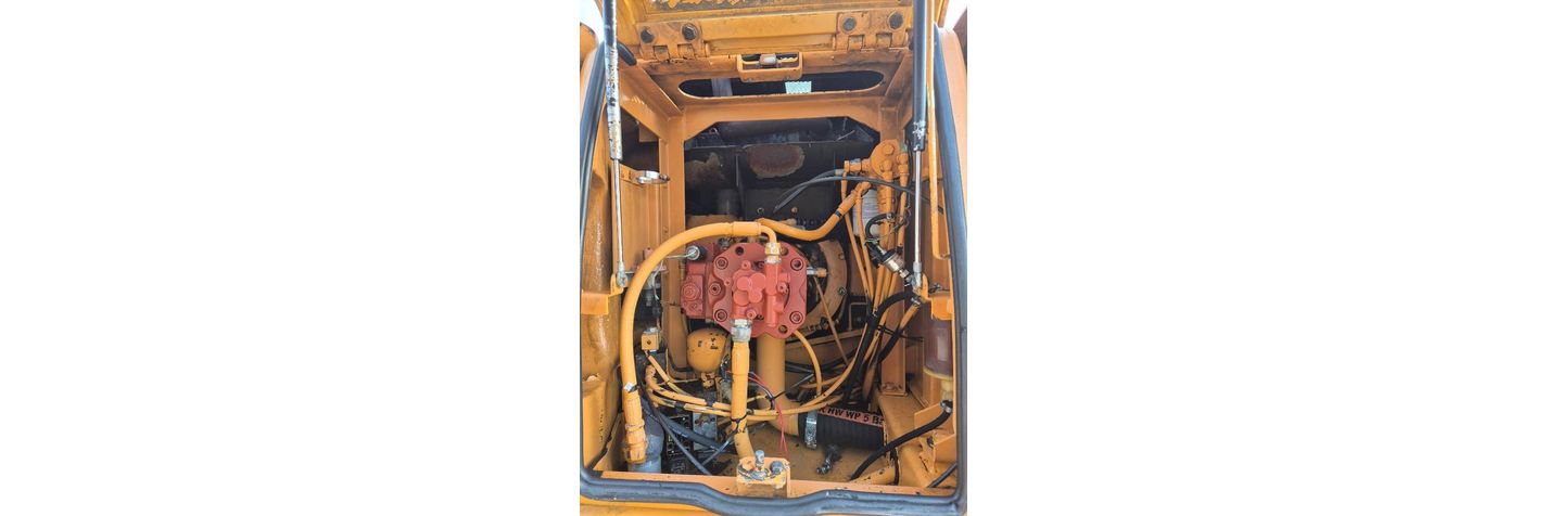 hyundai-r-130-lcm-3,4d0a6226.jpg