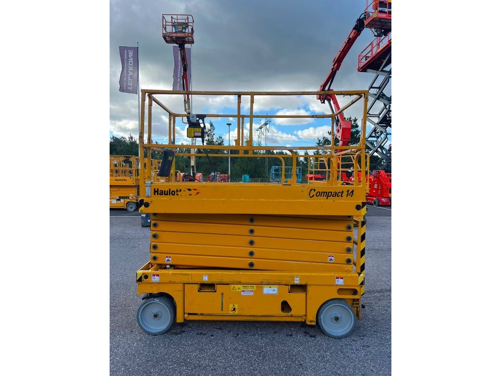 haulotte-compact-14,80490fc6.jpg