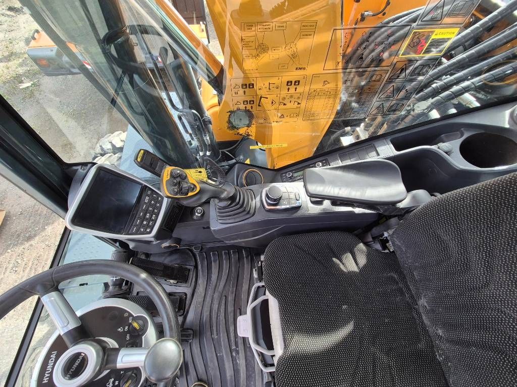 hyundai-hw-140,97239165.jpg