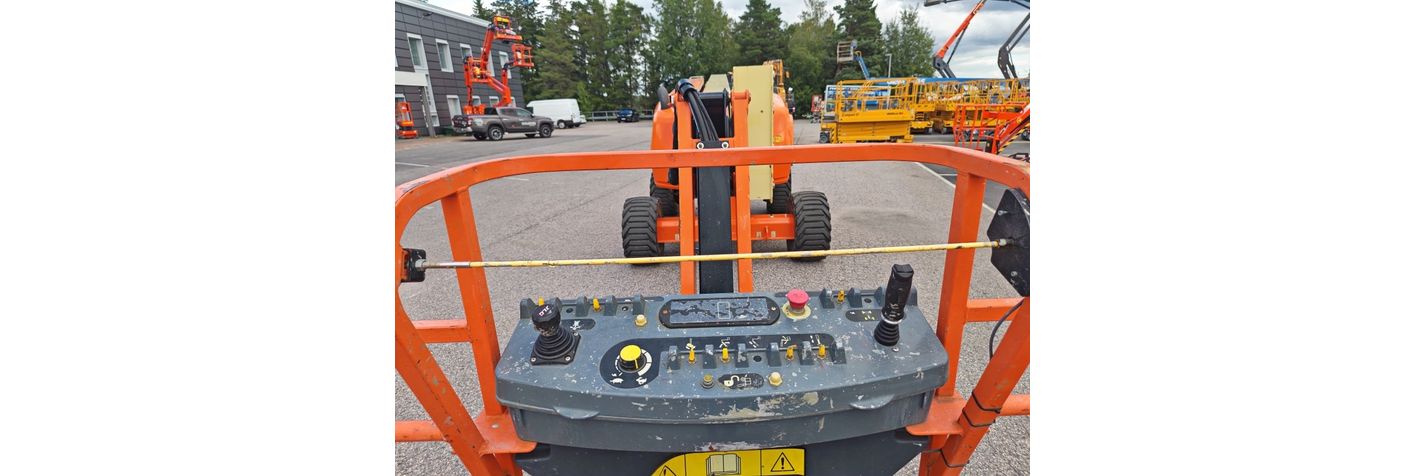 jlg-520-aj,9df6e34c.jpg