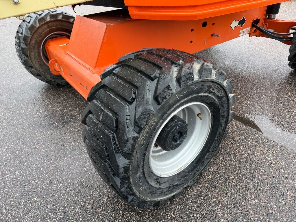 jlg-520-aj,13e3a3a4.jpg
