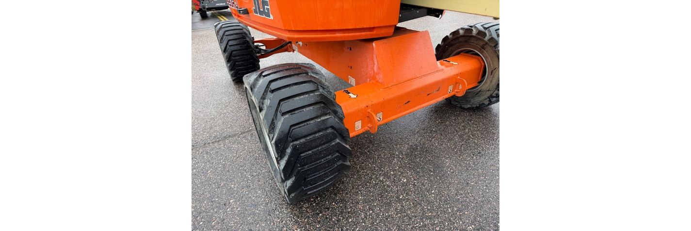 jlg-520-aj,f29cdb89.jpg