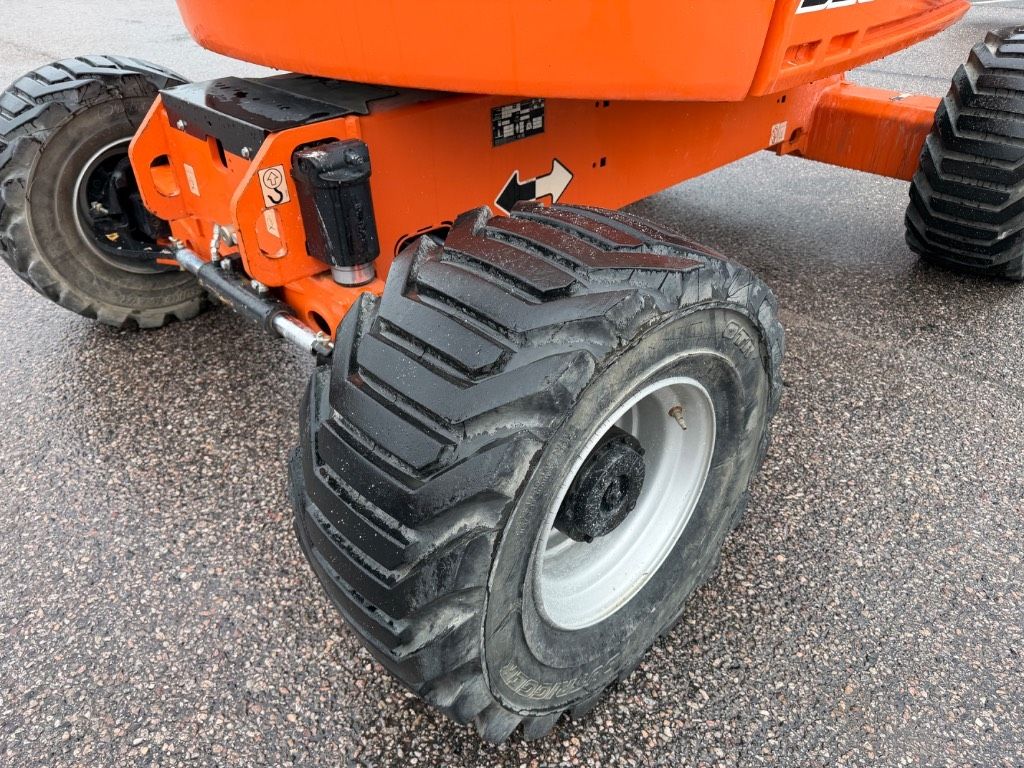 jlg-520-aj,725734ad.jpg