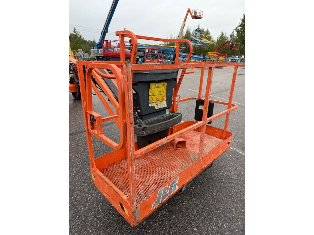 jlg-520-aj,50d4ea70.jpg