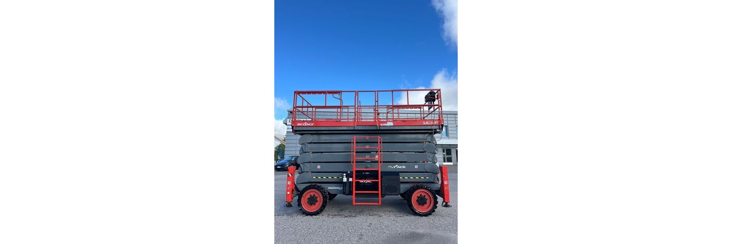 skyjack-sj-9664-rt,fb1a1084.jpg