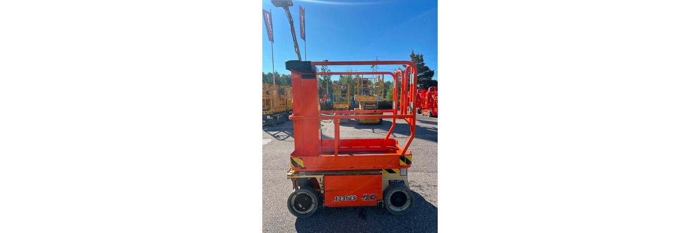 jlg-1230-es,b00a6b84.jpg