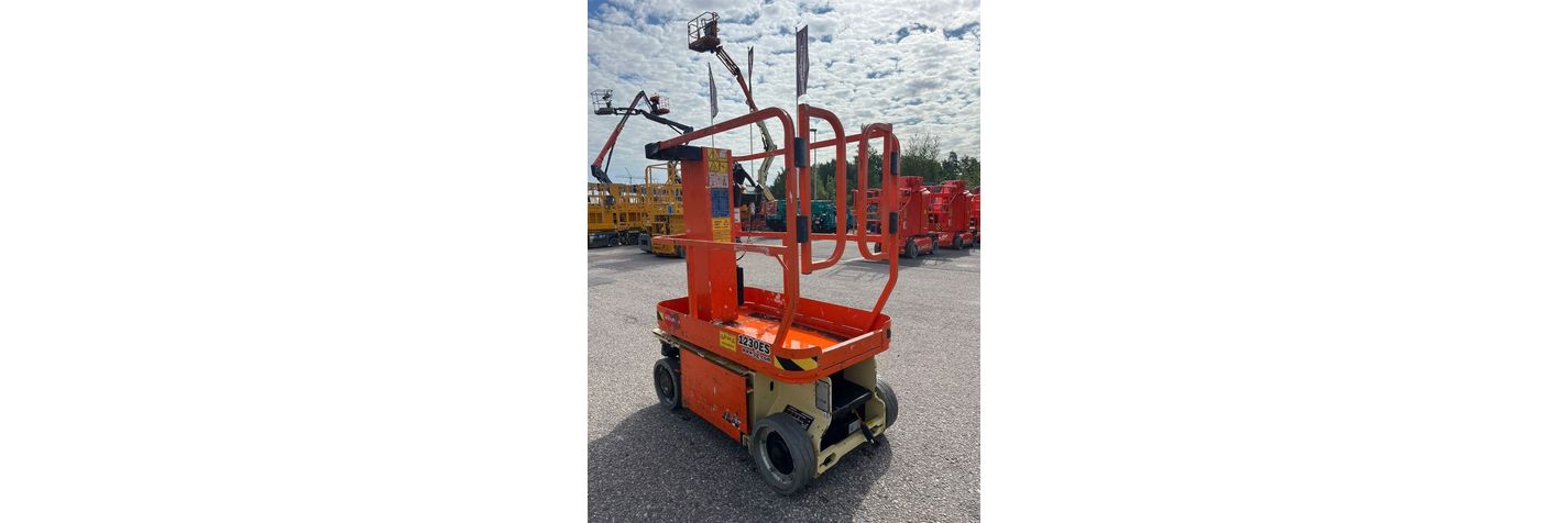 jlg-1230-es,7f7ed043.jpg
