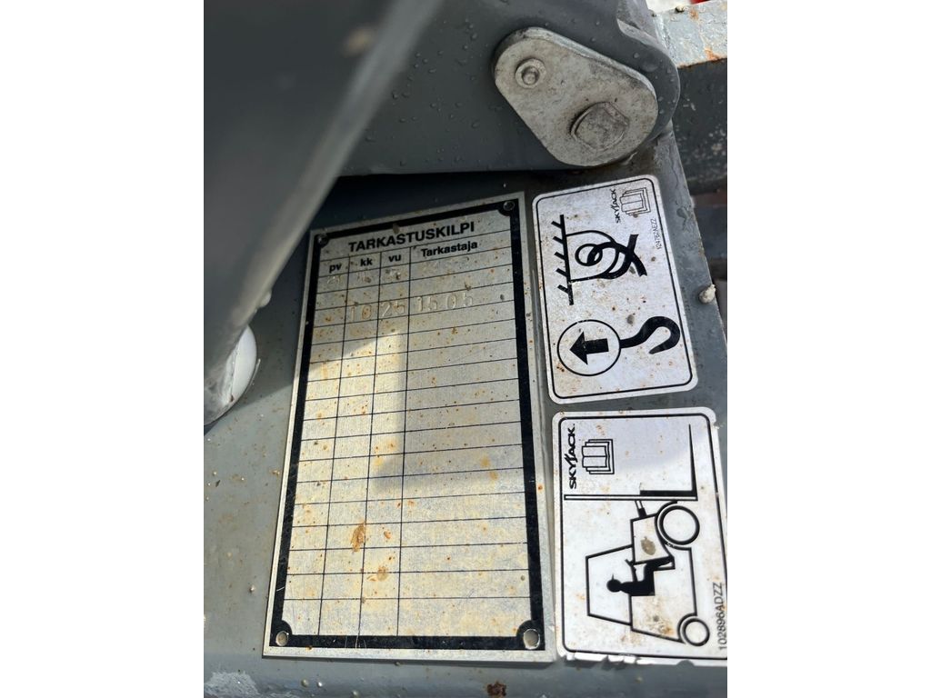 skyjack-sj-3220,60d23bcb.jpg