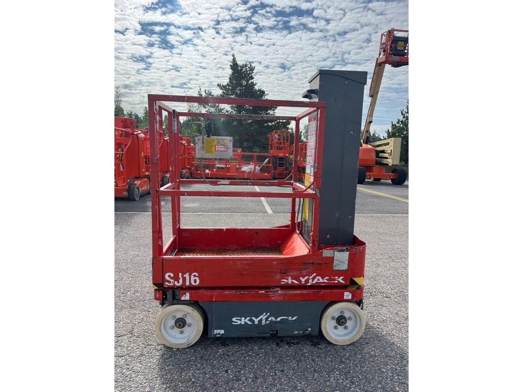 skyjack-sj-16,90005b1a.jpg