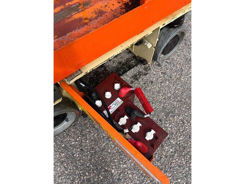 jlg-1230-es,c1f47796.jpg