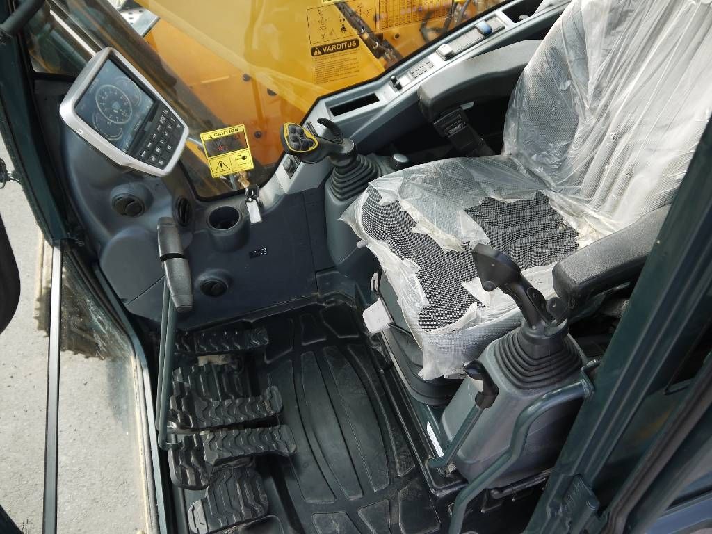 hyundai-hx-130-lcr,94a4117b.jpg