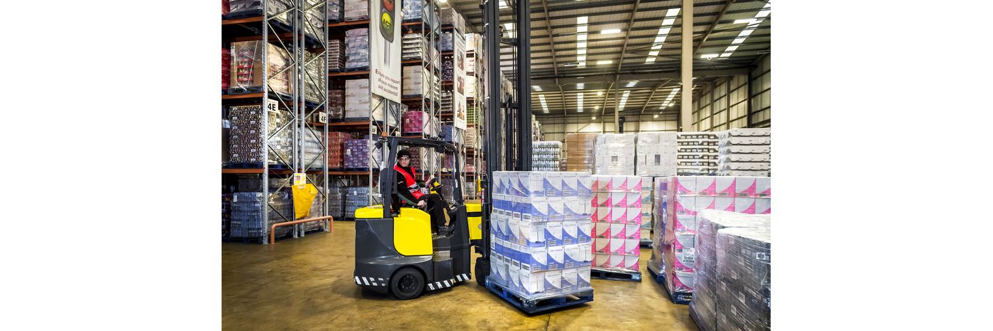 Kapeakäytävä­trukki Combilift Aisle Master (1500 – 3000 kg)