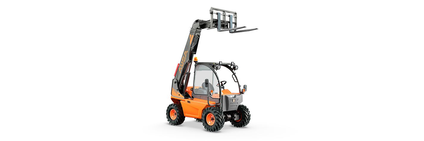 Kurottaja Ausa T 144 Hx4 syvätyllä taustalla