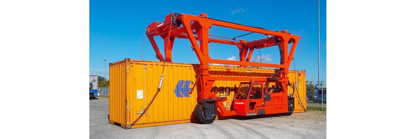 Konttitrukki Combilift Combi-SC soveltuu kaikille standardisoiduille rahtikonteille