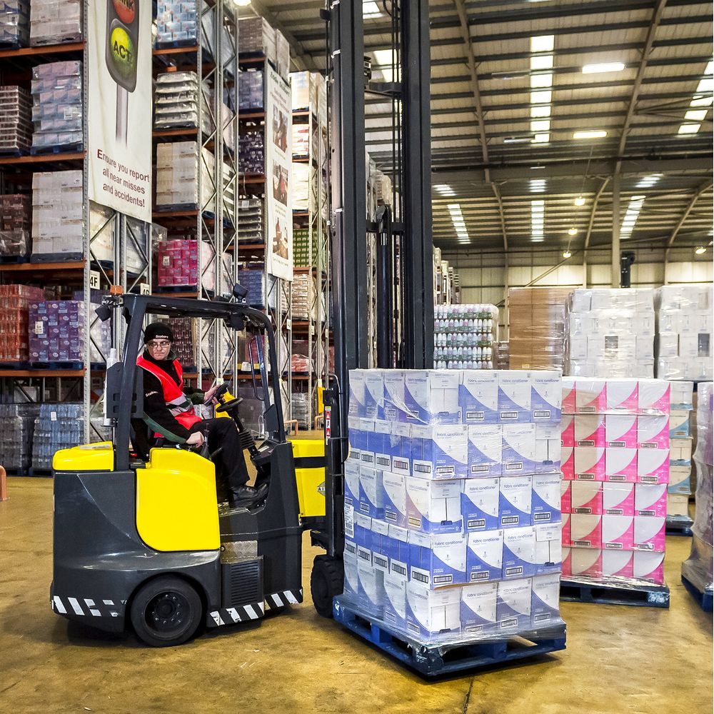 Kapeakäytävä­trukki Combilift Aisle Master (1500 – 3000 kg)